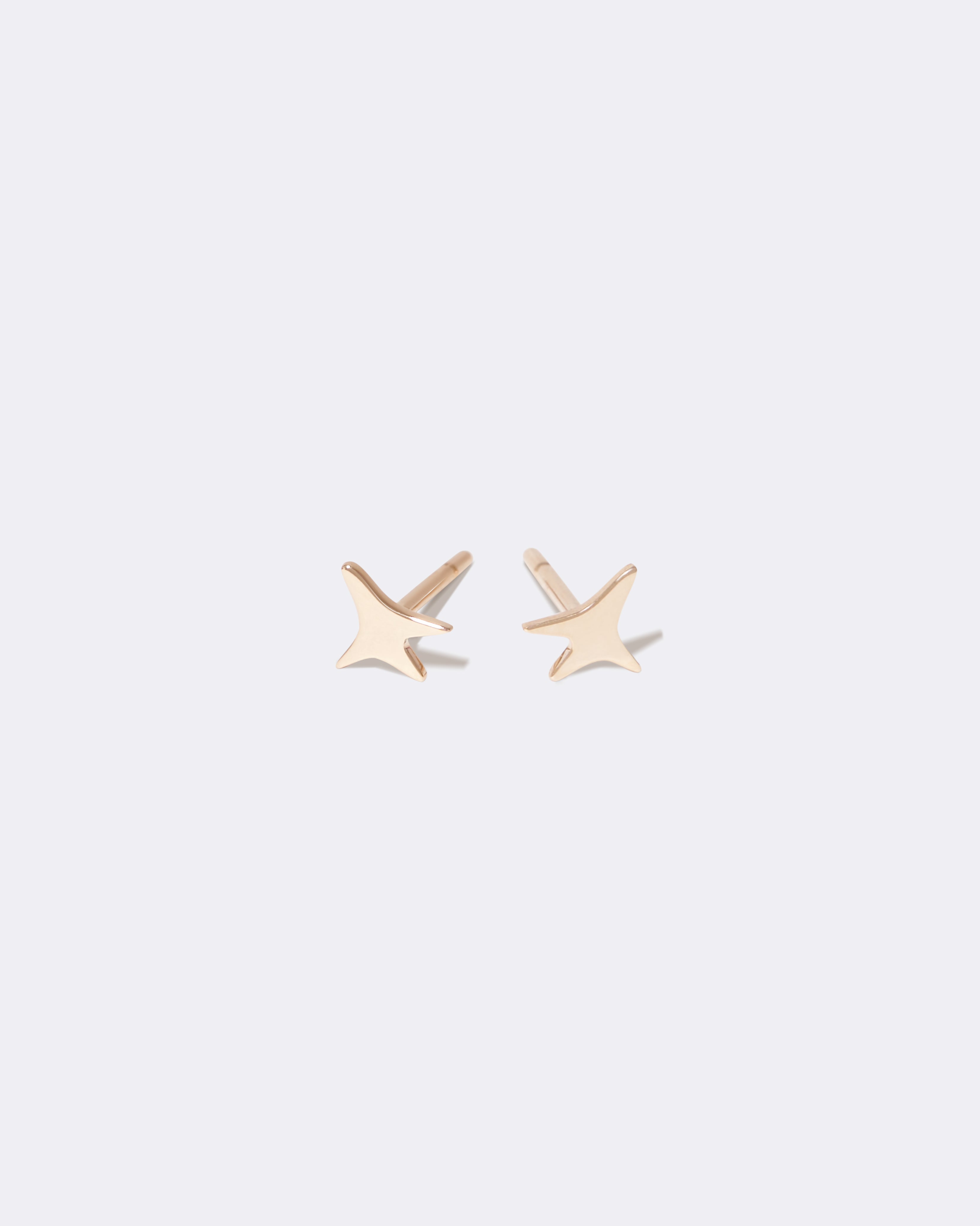 Yellow gold aumi star earrings