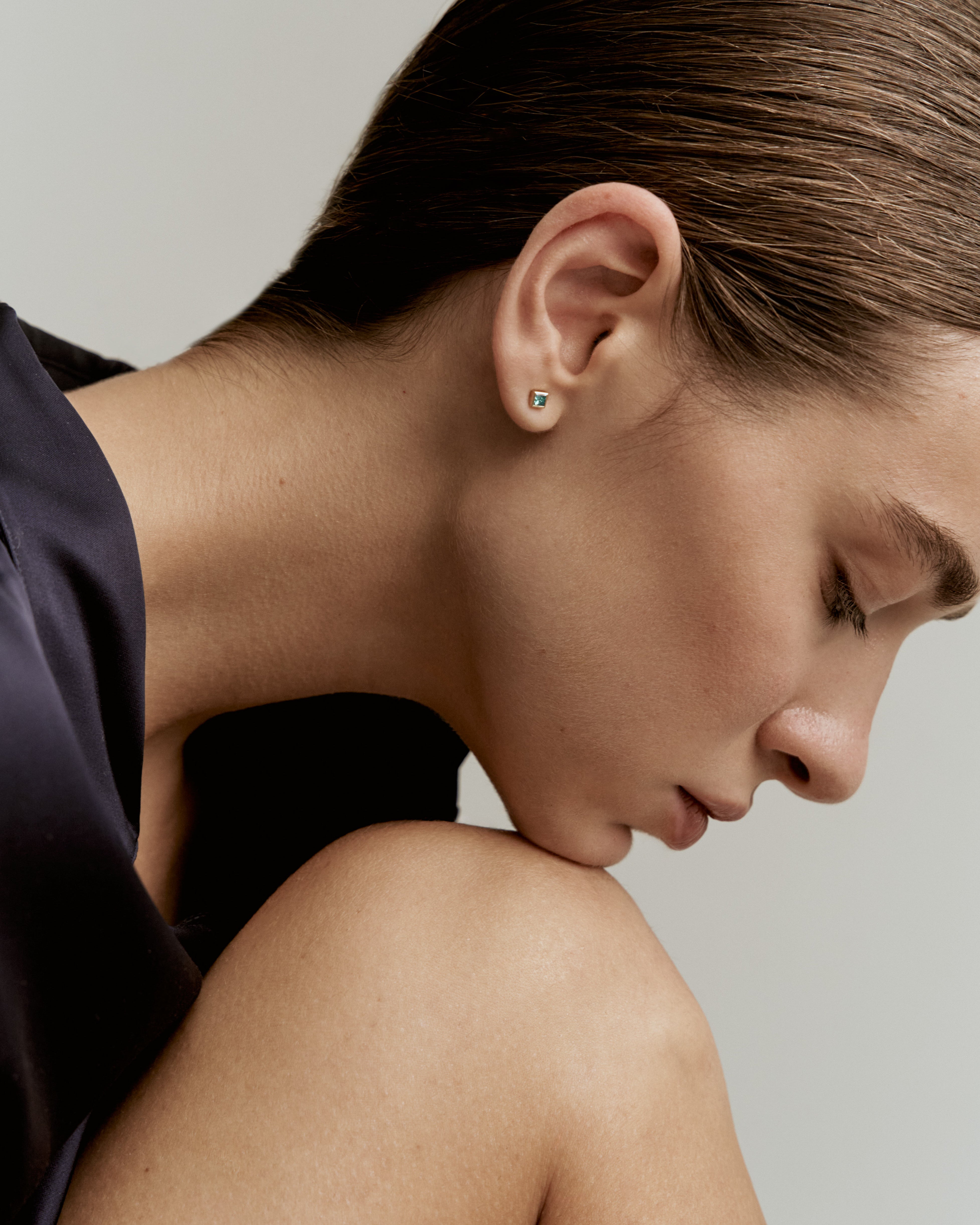 Deep ocean accent mono-earring