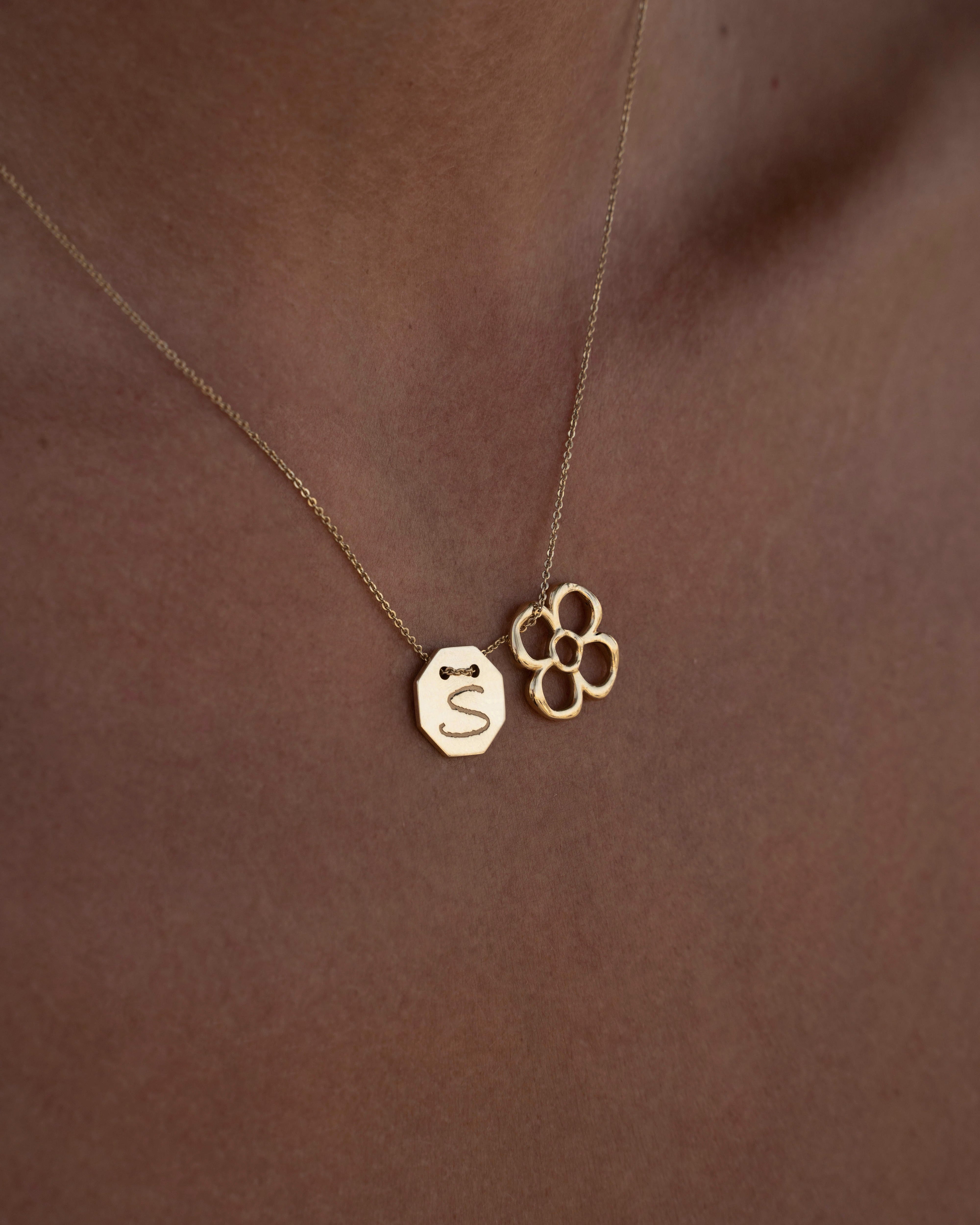 Collar dorado rosa de Little Barcelona