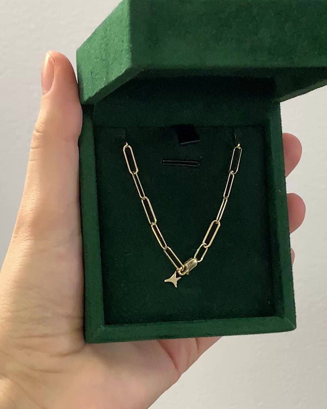 Yellow gold paperclip chain bracelet