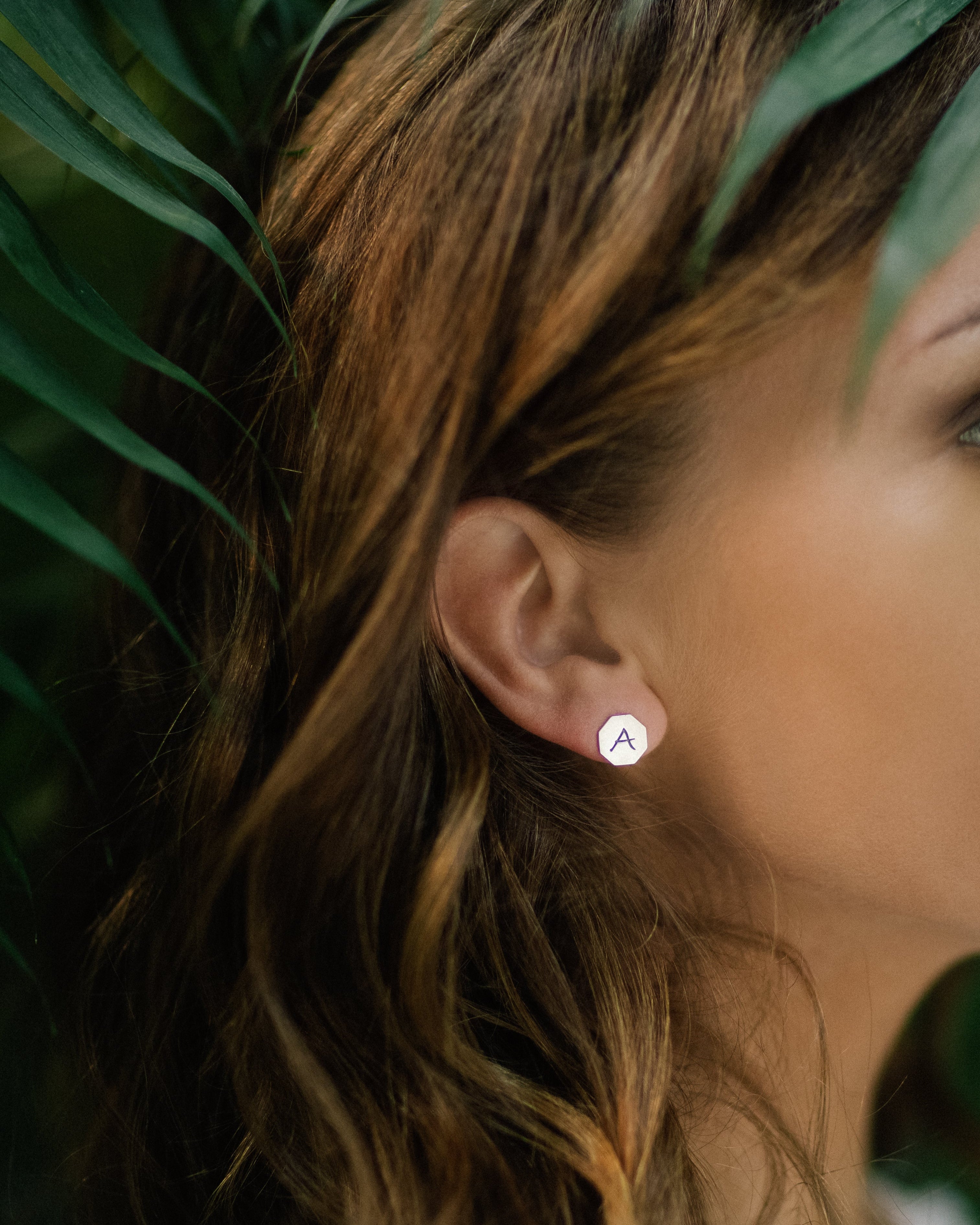 White gold Letters mono-earring