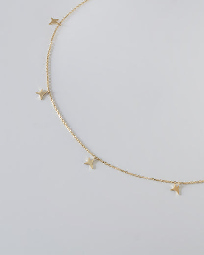 Collar de estrellas AUMI en oro amarillo