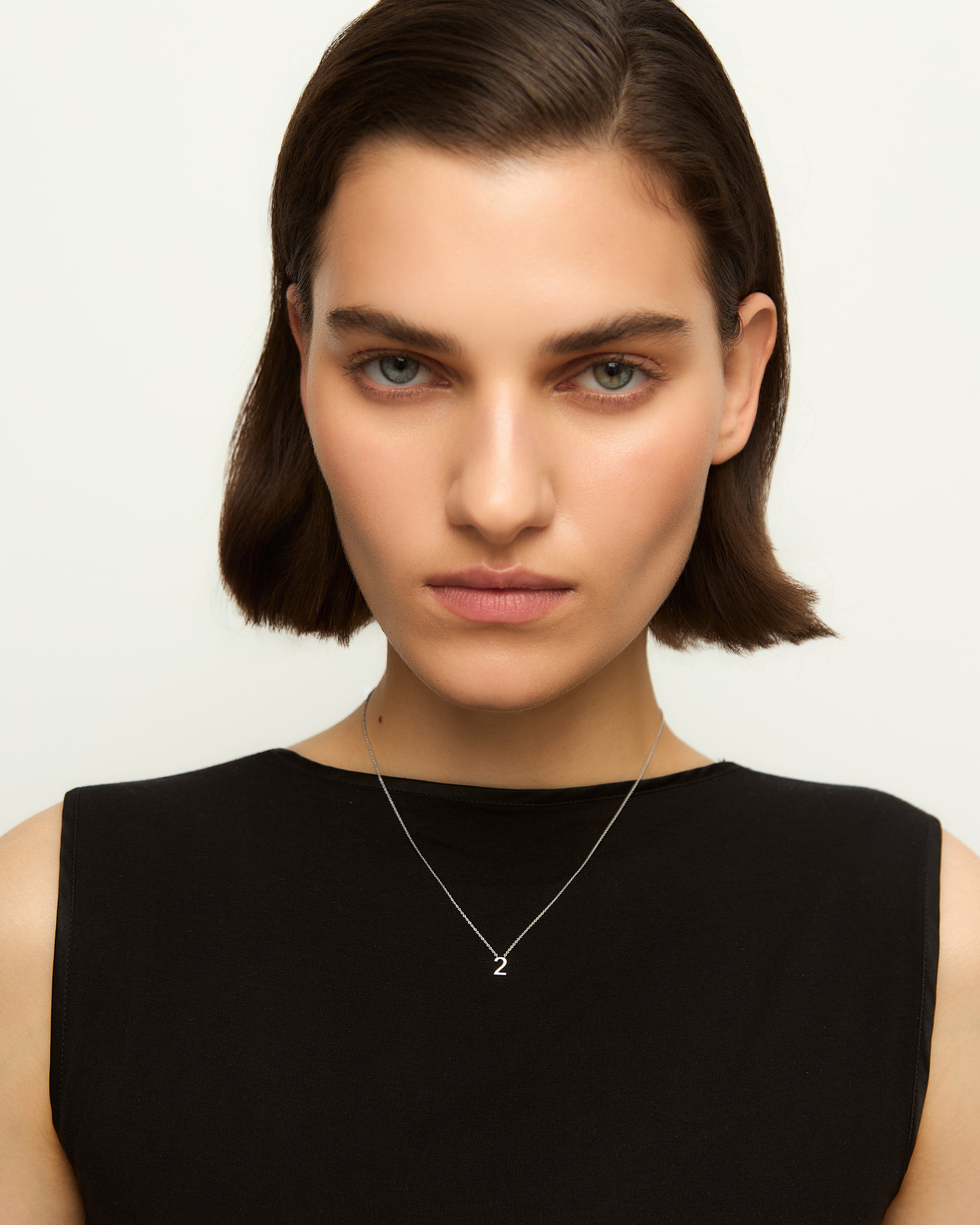 Collar de números en oro de 14 quilates