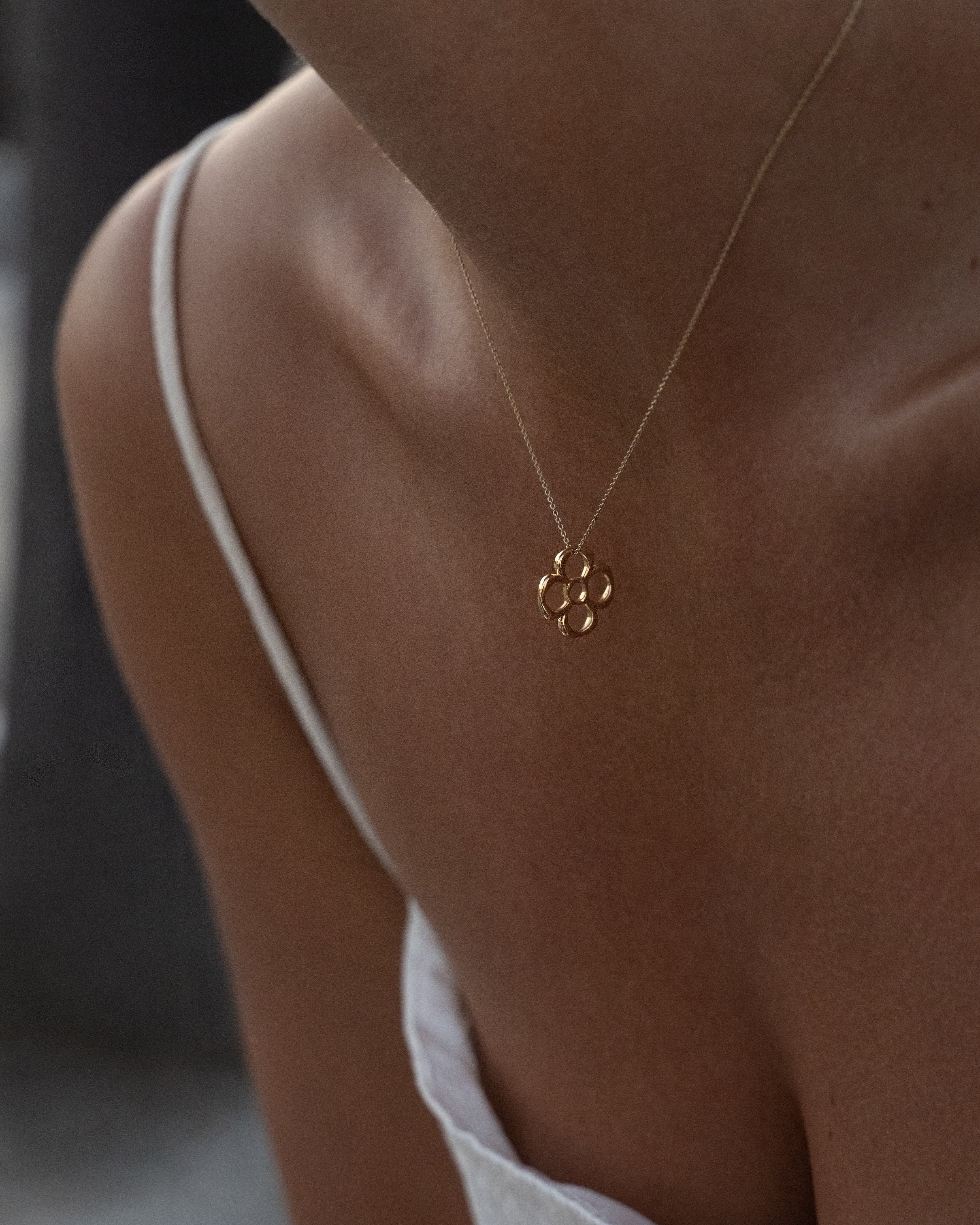 Collar dorado rosa de Little Barcelona