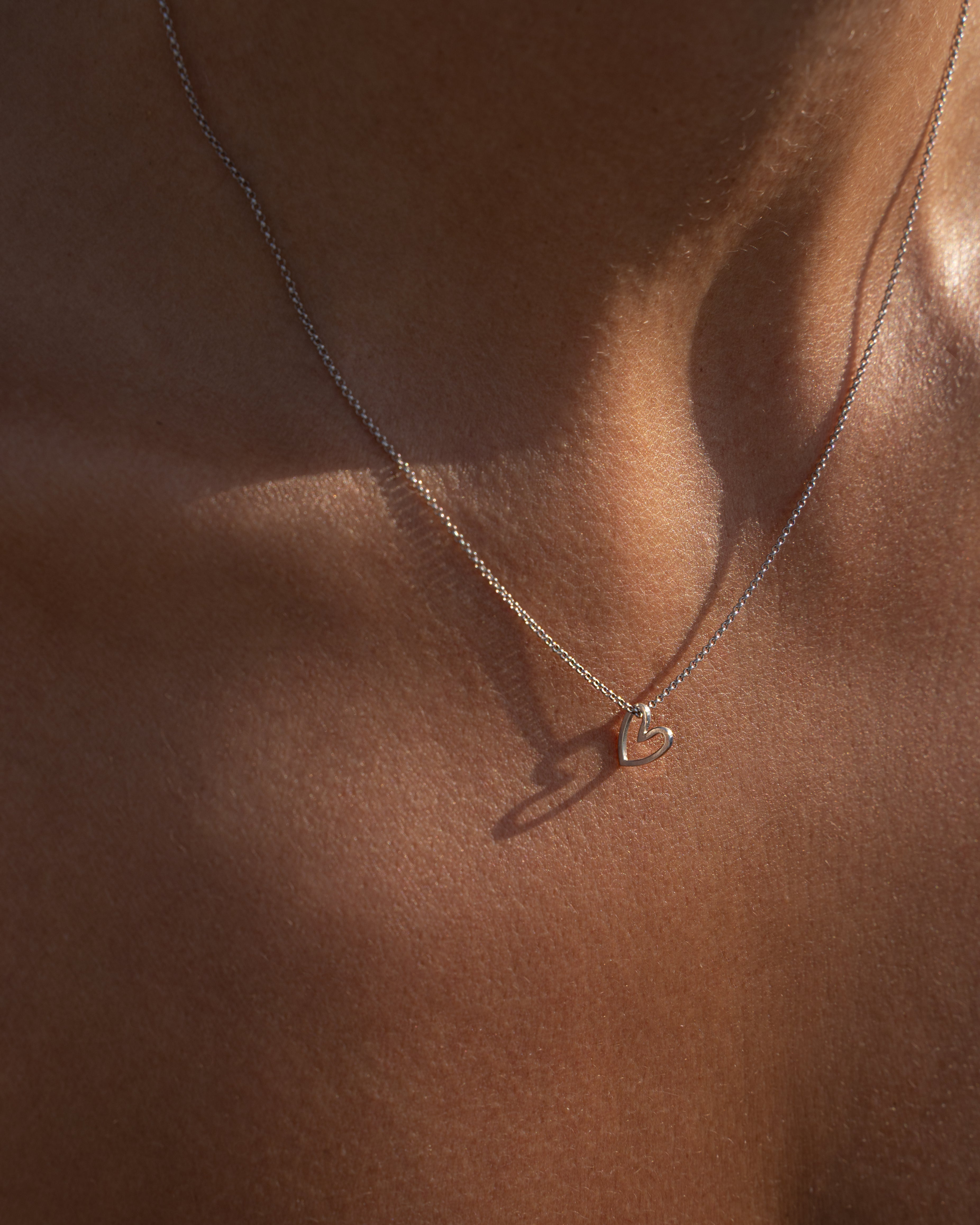 White gold Open heart necklace