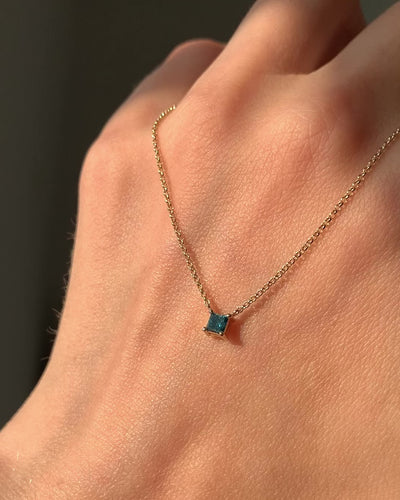 Yellow gold Deep ocean pendant