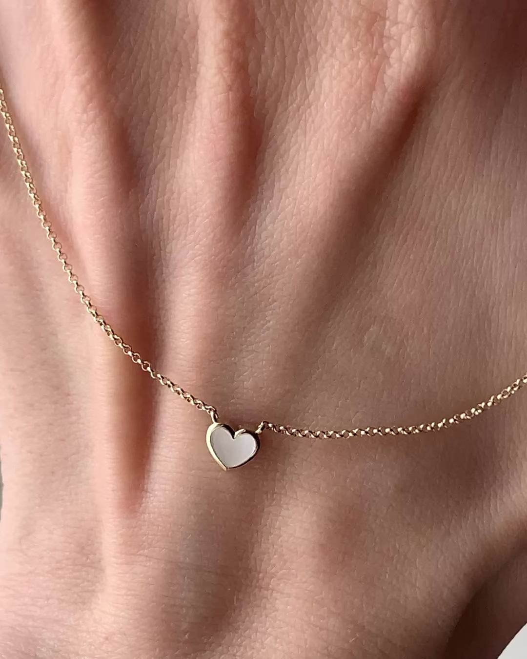 Yellow gold Pearl heart necklace