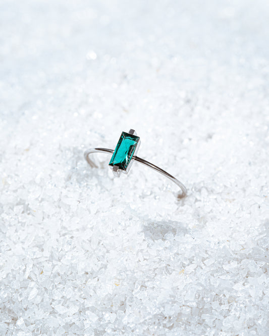 White gold My color emerald ring